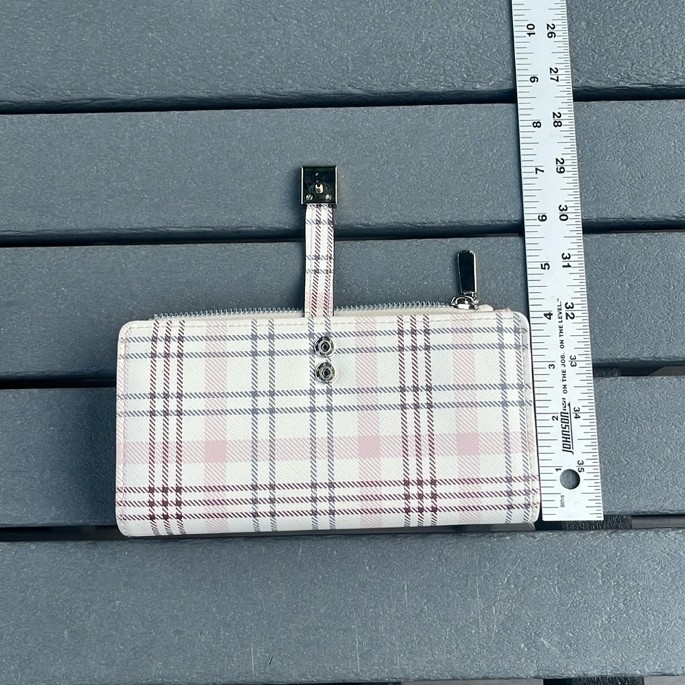 ‘Safe Keeper’ Pink&White Plaid Wallet;Tan Interior; 4x7.5in; Snap&Zip closure - Picture 4 of 14